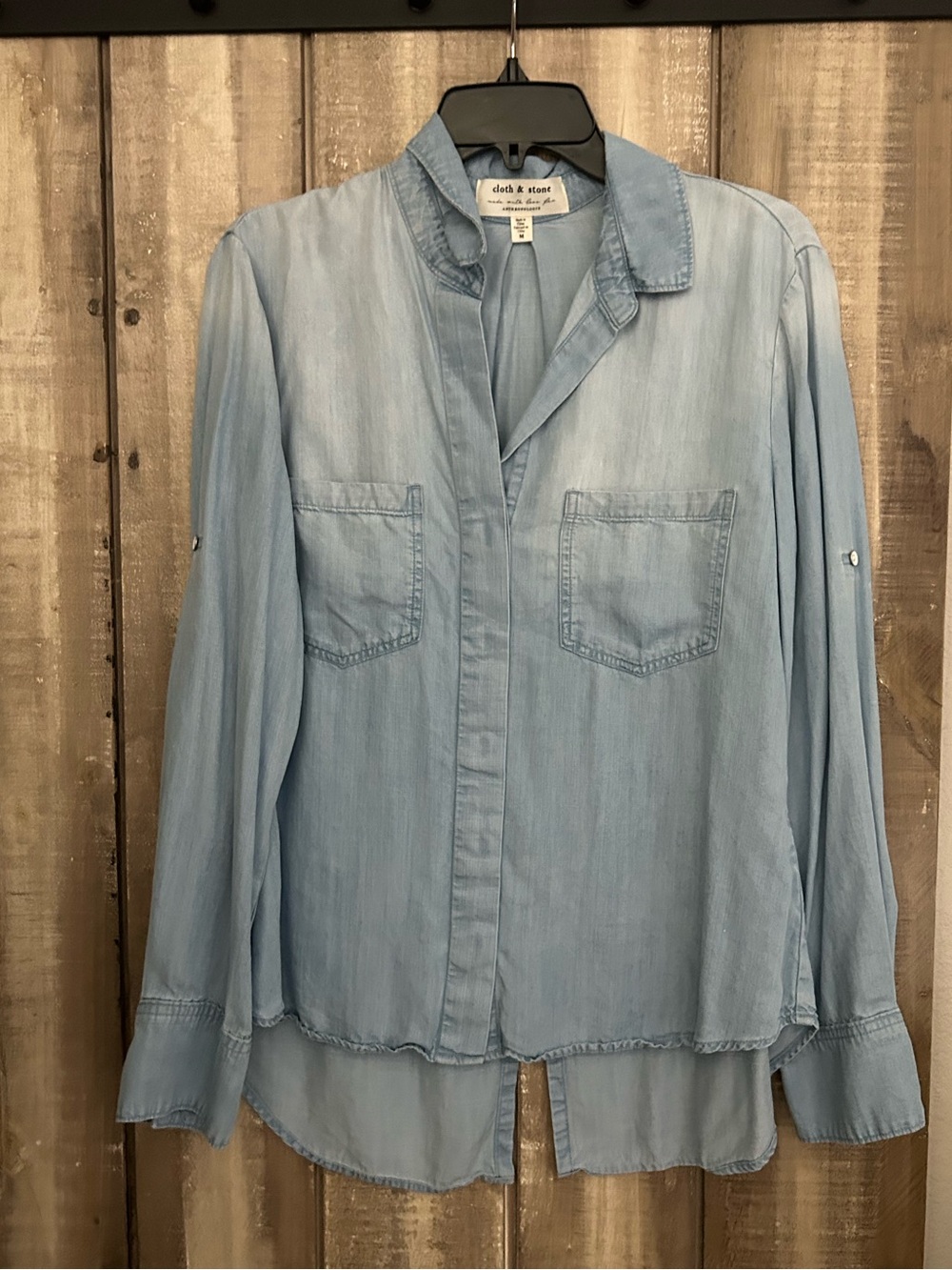 Anthropologie Cloth & Stone Split-Back Chambray Buttondown Shirt, M - Picture 5 of 13